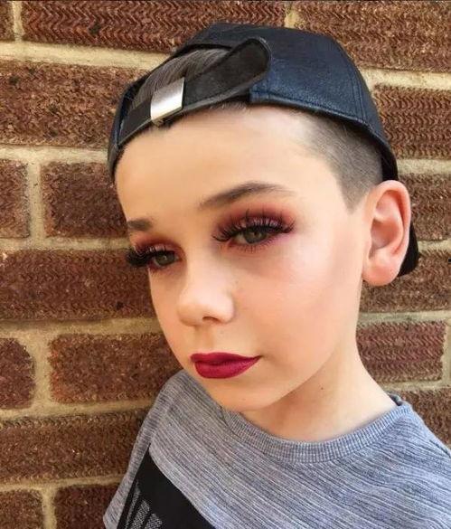 网红爆料男博主视频播放,男博主视频播放量背后的秘密大曝光!  第2张 网红爆料男博主视频播放,男博主视频播放量背后的秘密大曝光!  第2张